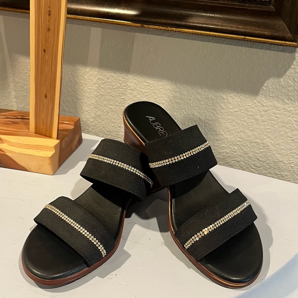 Aubrey Lynn black elastic sandals embellished with rhinestones size 6.5